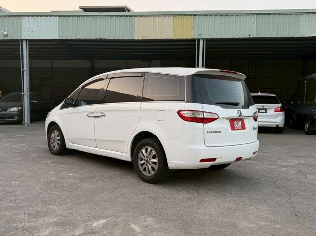 原鈑件 里程僅跑8萬多 有天窗 免鑰匙系統 倒車顯影  第4張相片