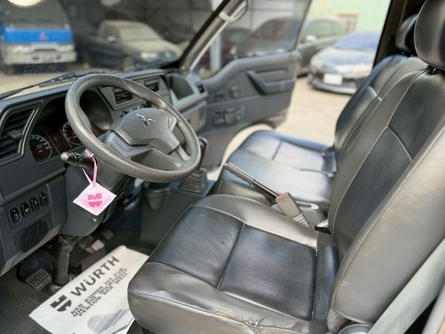 手排 標準斗 全車原鈑件.里程保證---配備---  感應式頭燈  盲點偵測  第9張相片