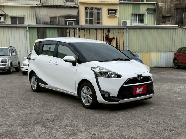 1.5L 五人座經典版 有倒車顯影 一鍵啟動 摸門解鎖  第2張相片
