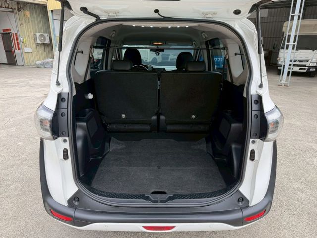 1.5L 五人座經典版 有倒車顯影 一鍵啟動 摸門解鎖  第5張相片