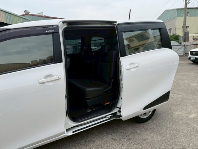 1.5L 五人座經典版 有倒車顯影 一鍵啟動 摸門解鎖  第7張相片