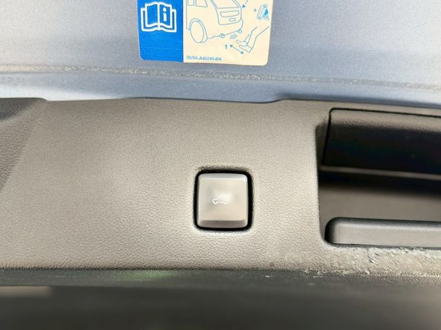 AWD ST-LINE版本 有全景天窗 電動座椅 ACC跟車  第6張相片