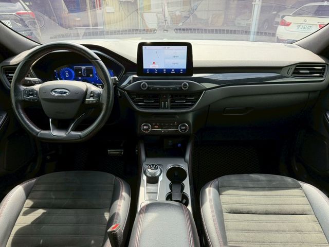 AWD ST-LINE版本 有全景天窗 電動座椅 ACC跟車  第10張相片