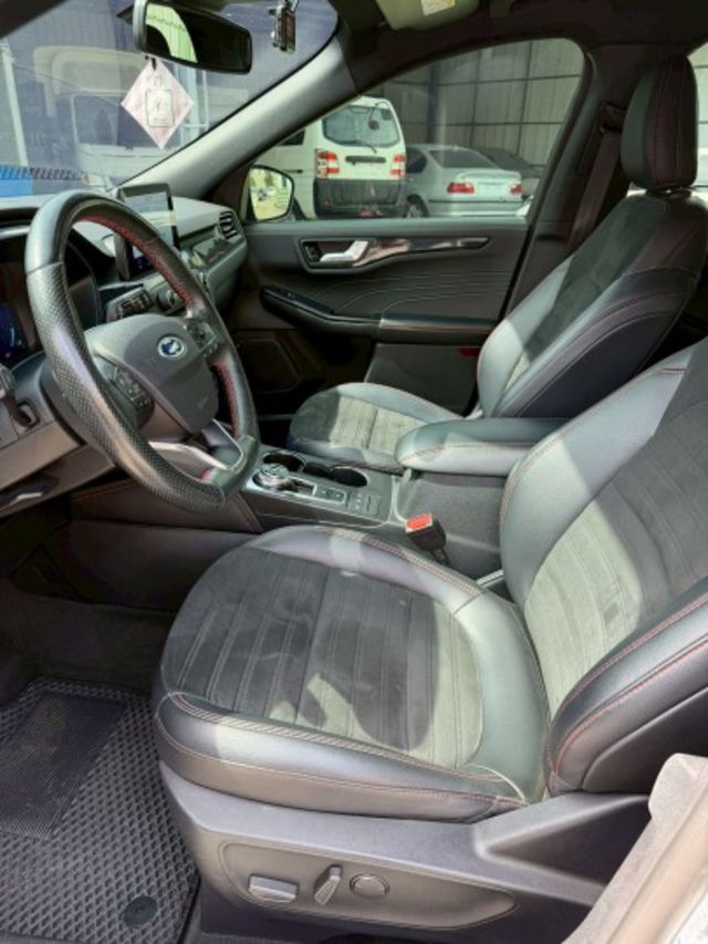 AWD ST-LINE版本 有全景天窗 電動座椅 ACC跟車  第11張相片