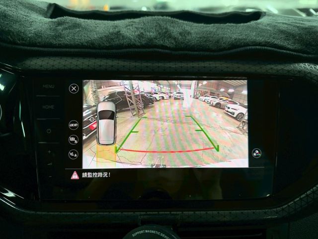 一手車 新車原廠保固至明年 有ACC跟車 倒車顯影  衛星導航  第17張相片