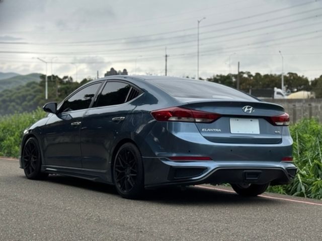 HYUNDAI現代 ELANTRA  第3張相片