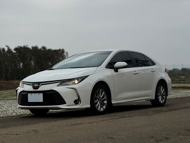 TOYOTA豐田 ALTIS  第1張相片