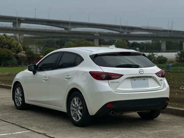 MAZDA馬自達 MAZDA 3  第2張相片