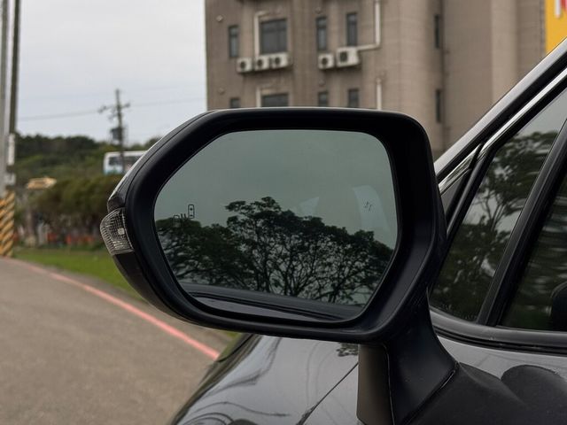 TOYOTA豐田 COROLLA ALTIS HYBRID  第4張相片