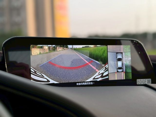 MAZDA馬自達 MAZDA 3  第8張相片