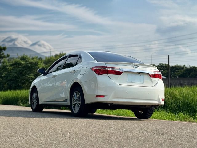 TOYOTA豐田 ALTIS  第2張相片