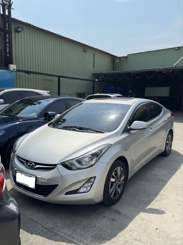 HYUNDAI現代 ELANTRA  第1張相片