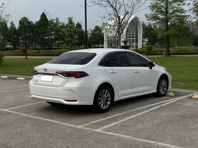 TOYOTA豐田 ALTIS  第2張相片