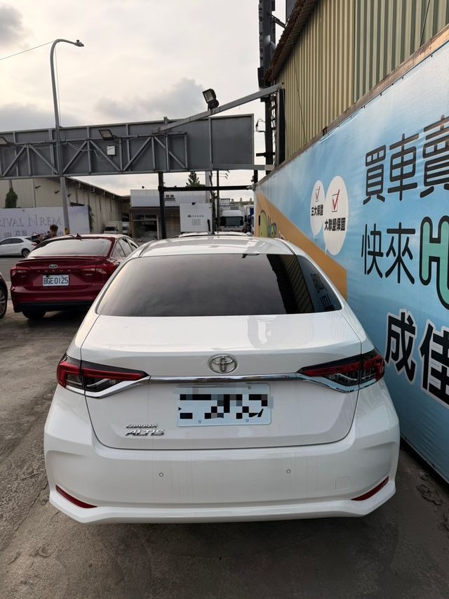 TOYOTA豐田 ALTIS  第2張相片