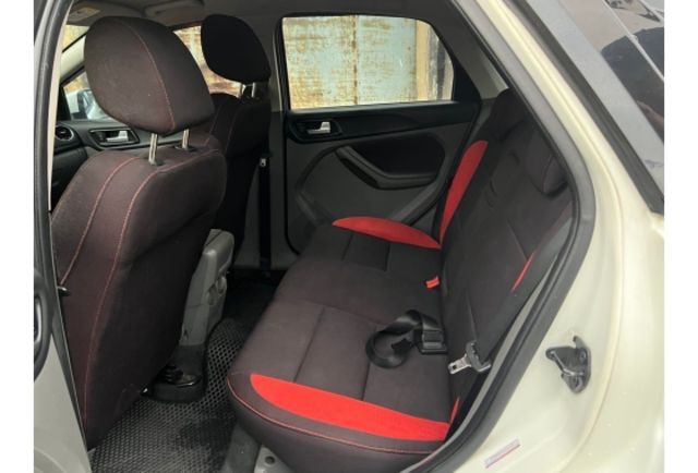 Ford FOCUS  第7張相片