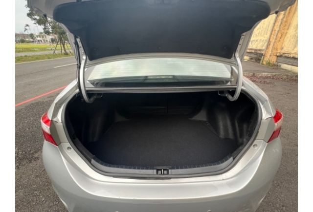 Toyota ALTIS  第14張相片