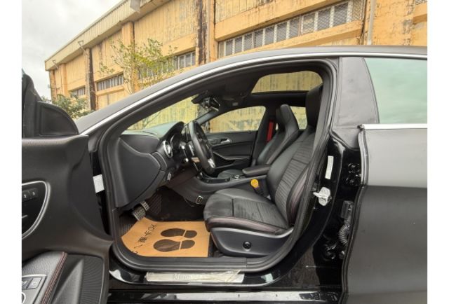 Benz CLA250  第8張相片
