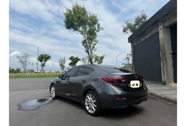 Mazda MAZDA3  第5張相片