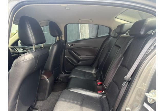 Mazda MAZDA3  第14張相片