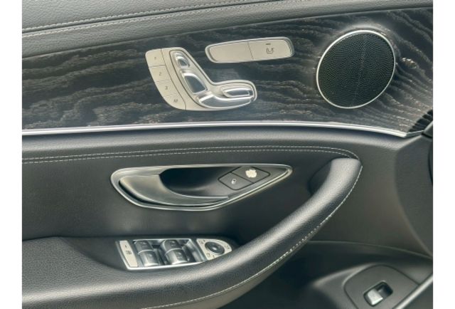 Benz E200  第3張相片