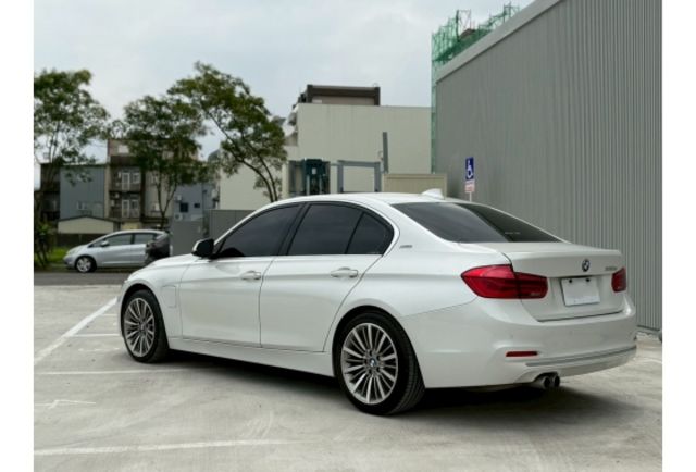 2016年式 BMW 330E SEDAN  第2張相片