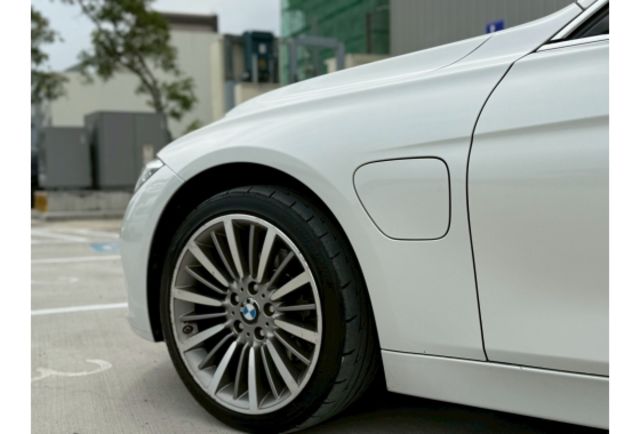 2016年式 BMW 330E SEDAN  第3張相片