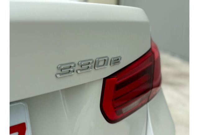 2016年式 BMW 330E SEDAN  第4張相片