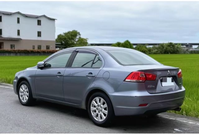Mitsubishi LANCER  第3張相片