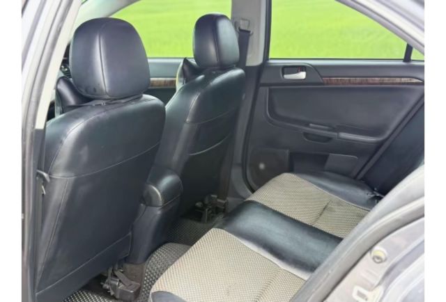 Mitsubishi LANCER  第6張相片