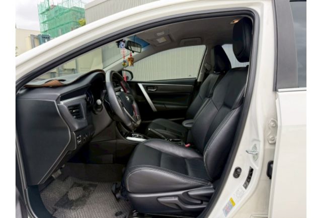 Toyota ALTIS  第7張相片