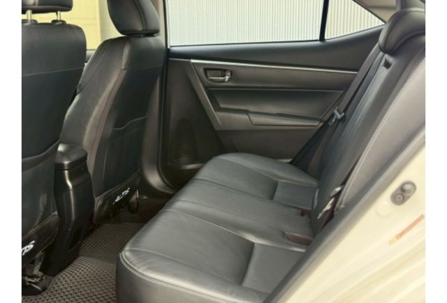 Toyota ALTIS  第13張相片