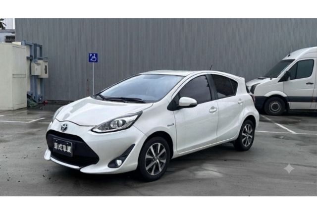 Toyota PRIUS C  第1張相片