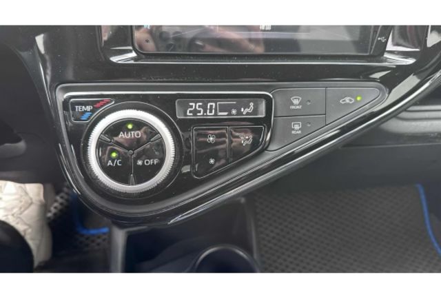 Toyota PRIUS C  第4張相片