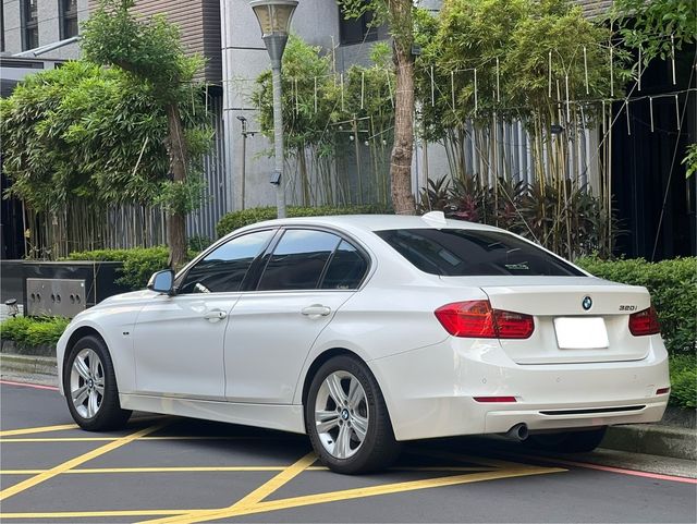 BMW寶馬 320I  第4張相片