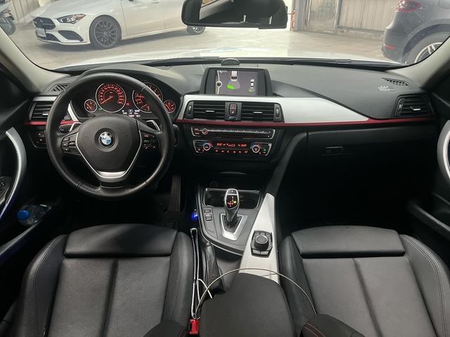 BMW寶馬 320I  第6張相片