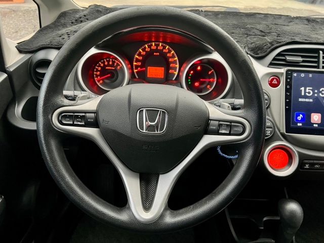熱門省油小車FIT~前霧燈、LED尾燈、方向盤快控鍵、換檔撥片、恆溫、定速，有安卓機!!  第11張相片