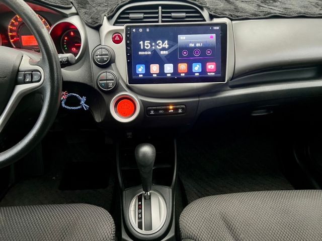 熱門省油小車FIT~前霧燈、LED尾燈、方向盤快控鍵、換檔撥片、恆溫、定速，有安卓機!!  第12張相片