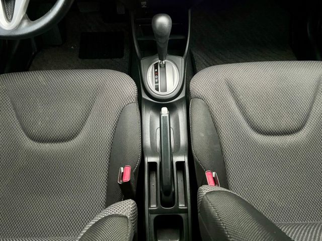 熱門省油小車FIT~前霧燈、LED尾燈、方向盤快控鍵、換檔撥片、恆溫、定速，有安卓機!!  第15張相片