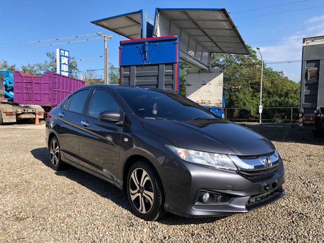 頂級VTI-S版、六氣囊、循跡、車身動態穩定控制系統、換檔撥片、定速、8吋原廠影音多媒體+導航  第3張相片