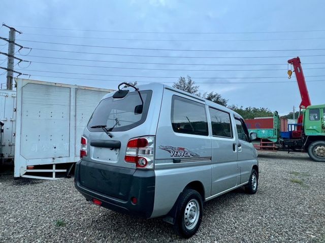 熱門小廂車來了~露營、做生意、工作等使用途廣泛，生財工具首選! 後座可加座椅依需求調整。  第7張相片