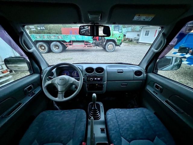 熱門小廂車來了~露營、做生意、工作等使用途廣泛，生財工具首選! 後座可加座椅依需求調整。  第9張相片
