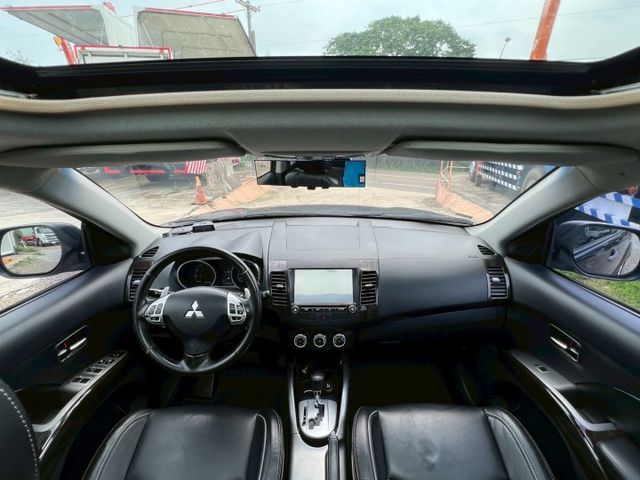 內外乾淨、同級配備多超高CP值SUV!  第12張相片