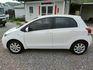 女性最愛小車白色YARIS，超低里程代步首選。  第2張縮圖