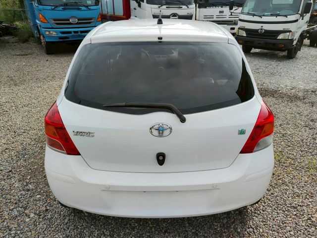 女性最愛小車白色YARIS，超低里程代步首選。  第4張相片