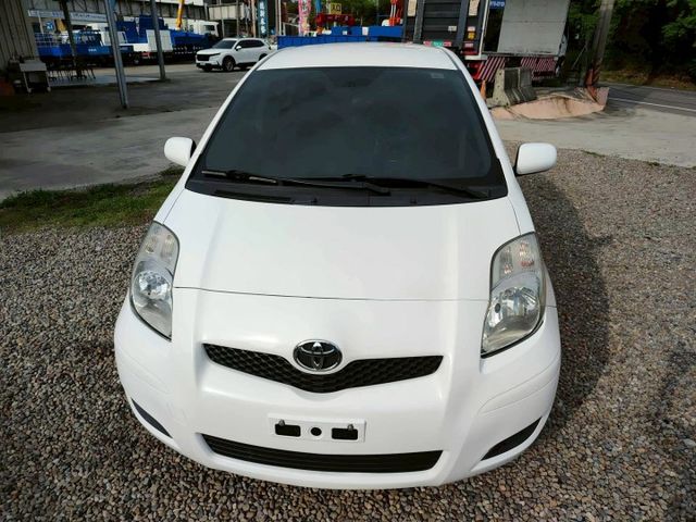 女性最愛小車白色YARIS，超低里程代步首選。  第6張相片