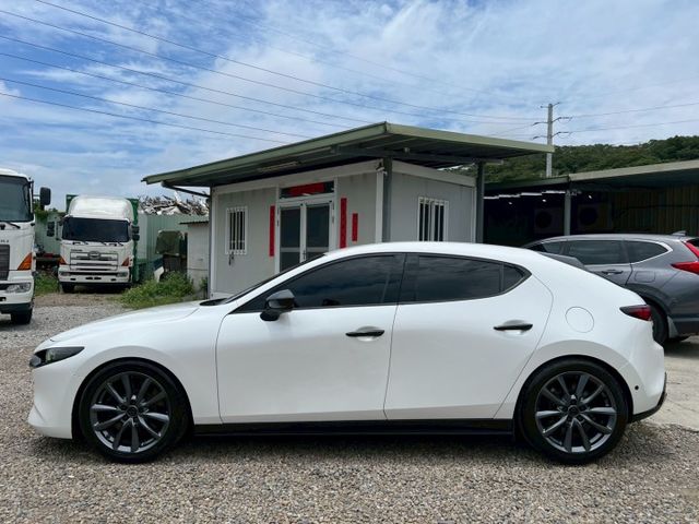 四代Mazda3 五門頂規，原版件、有認證與五大系統保固  第2張相片