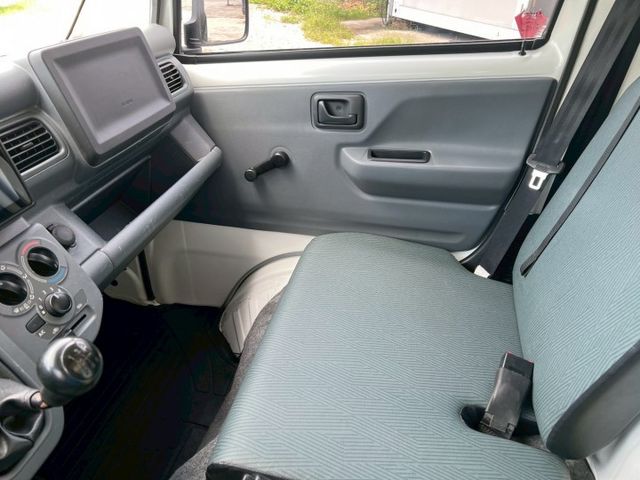 原裝進口小貨車、ABS、電子穩定控制系統  第10張相片