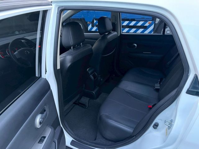 都在原廠保養！低里程代步神車、好顧稅金低、一級能效-平均油耗達14.1  第10張相片