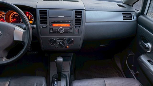 都在原廠保養！低里程代步神車、好顧稅金低、一級能效-平均油耗達14.1  第13張相片