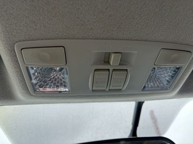 經濟實惠安全七人MPV、雙電動側滑門上下車超方便  第18張相片